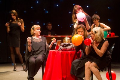 de-par-en-par-en-el-teatro-figaro