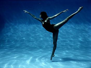 working language: Bailar el agua